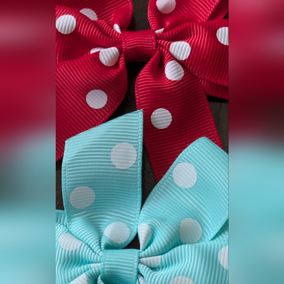 32 Like New 3.5" Clip On Bows Pinwheel Only $1.50 Each. - Picture 6 of 10